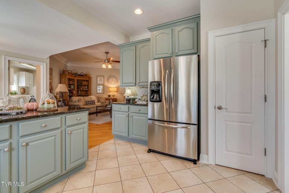 Photo #12: 507 Oliver Approach 