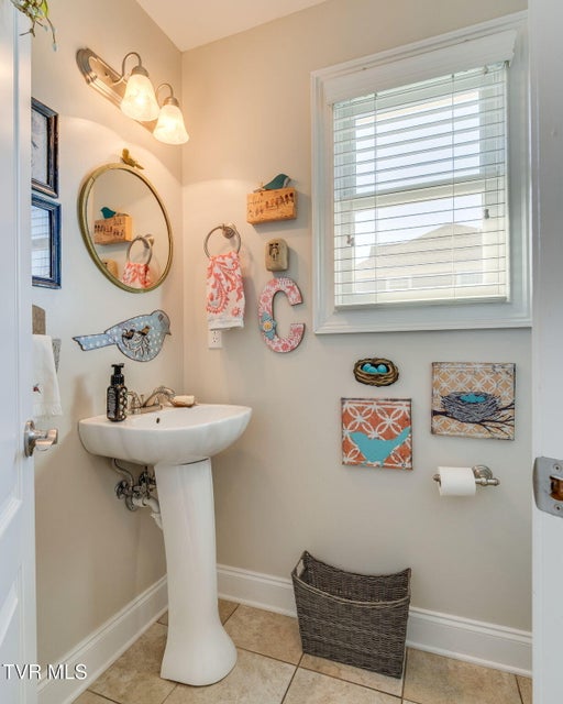 Photo #17: 507 Oliver Approach 