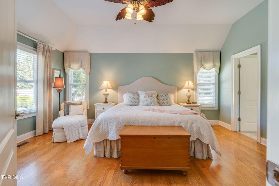 Photo #18: 507 Oliver Approach 