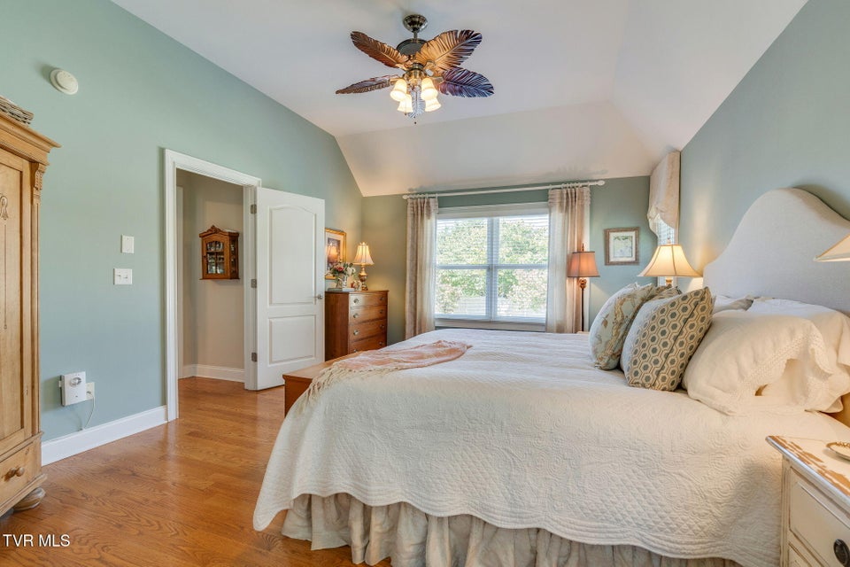 Photo #20: 507 Oliver Approach 