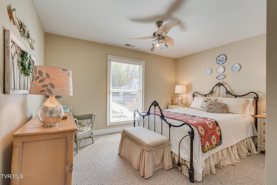 Photo #24: 507 Oliver Approach 