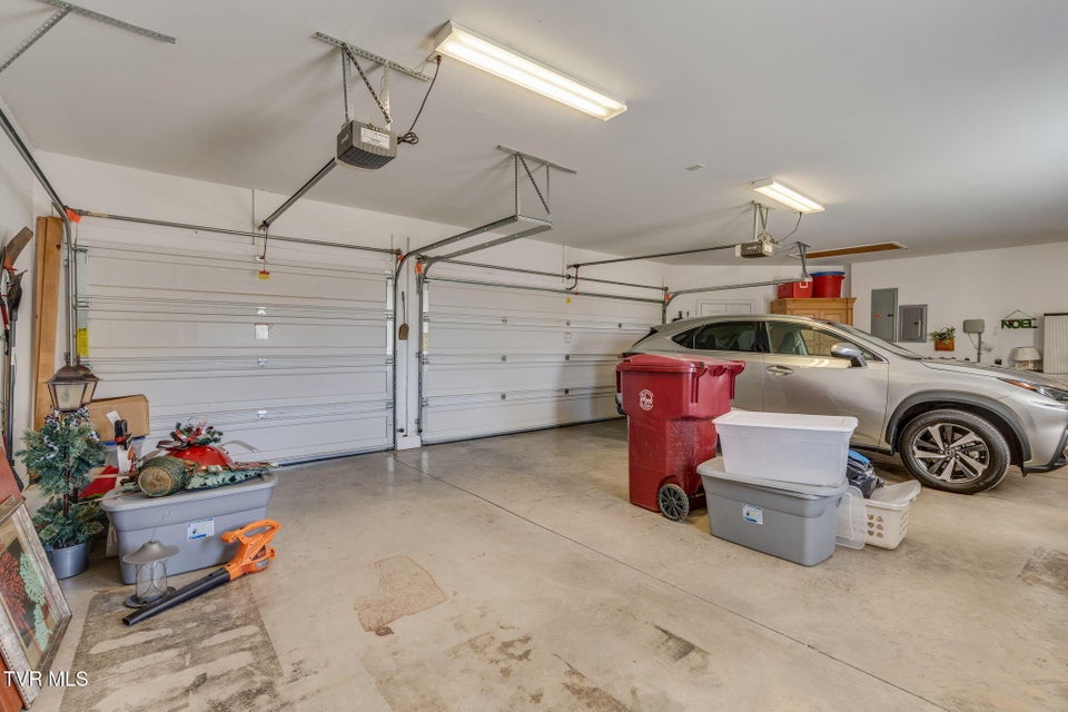 Photo #34: 507 Oliver Approach 