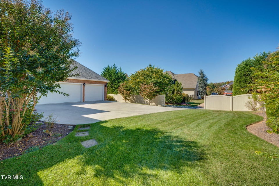 Photo #35: 507 Oliver Approach 