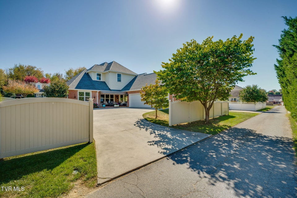 Photo #40: 507 Oliver Approach 