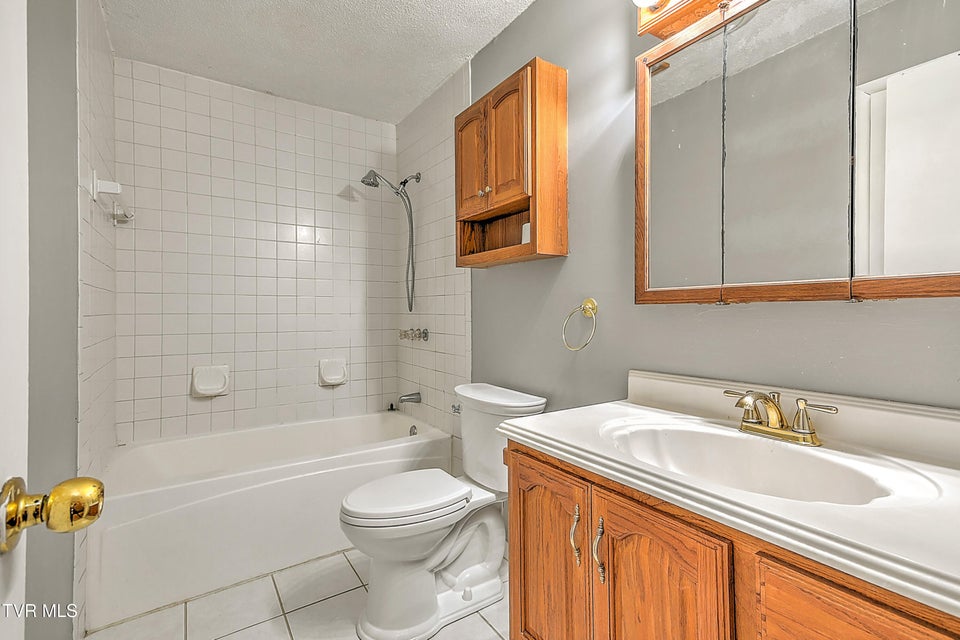 Photo #27: 1406 Ben Gamble Road