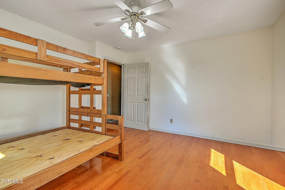 Photo #33: 1406 Ben Gamble Road