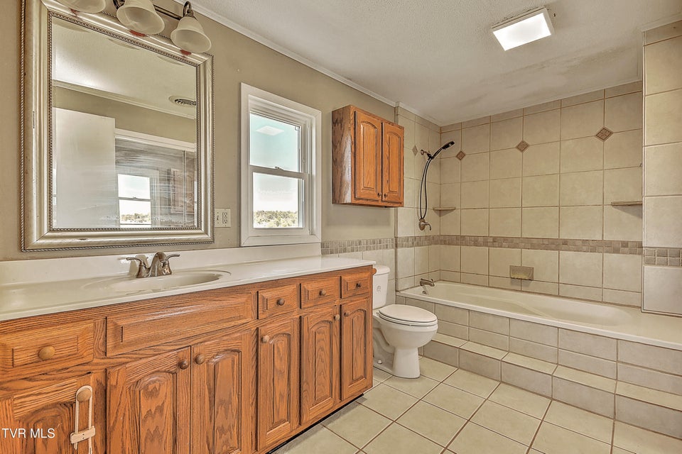 Photo #38: 1406 Ben Gamble Road