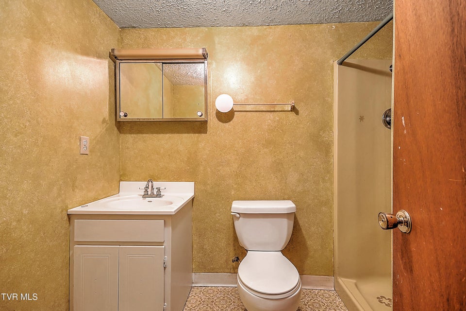 Photo #41: 1406 Ben Gamble Road