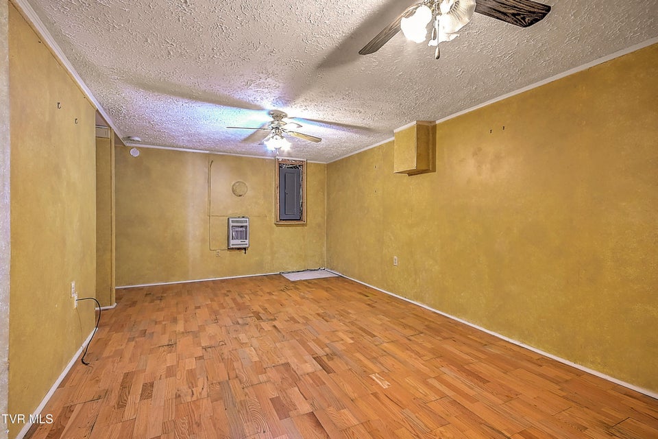 Photo #43: 1406 Ben Gamble Road