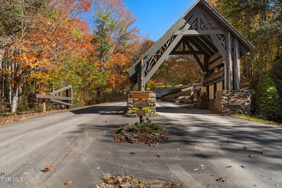 Photo #13: V6 Sun Shine Nvno 