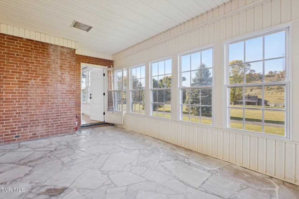 Photo #33: 21 Dodge Street