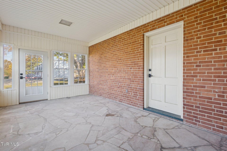 Photo #34: 21 Dodge Street