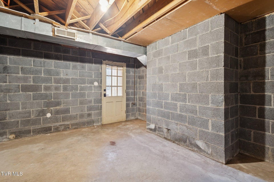 Photo #44: 21 Dodge Street