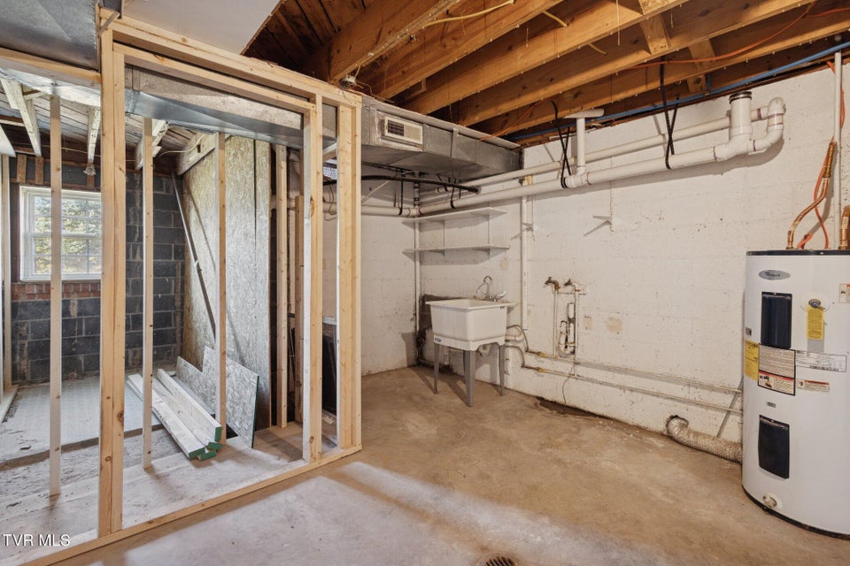 Photo #45: 21 Dodge Street