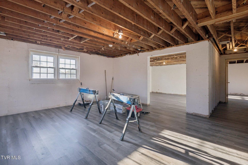 Photo #39: 21 Dodge Street