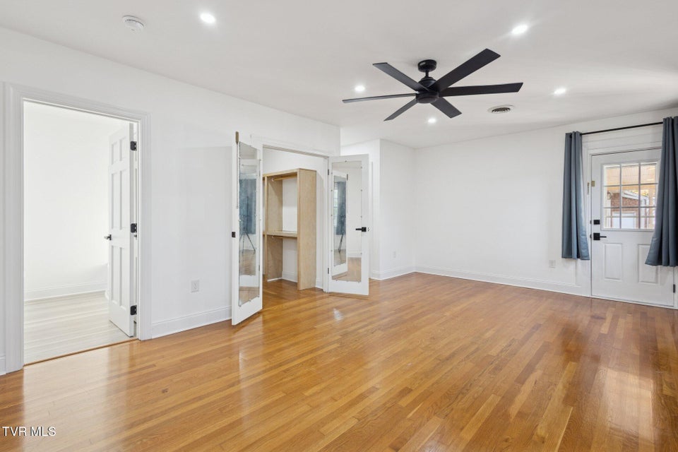 Photo #29: 21 Dodge Street