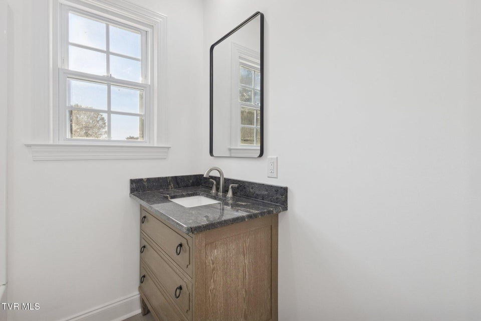 Photo #28: 21 Dodge Street