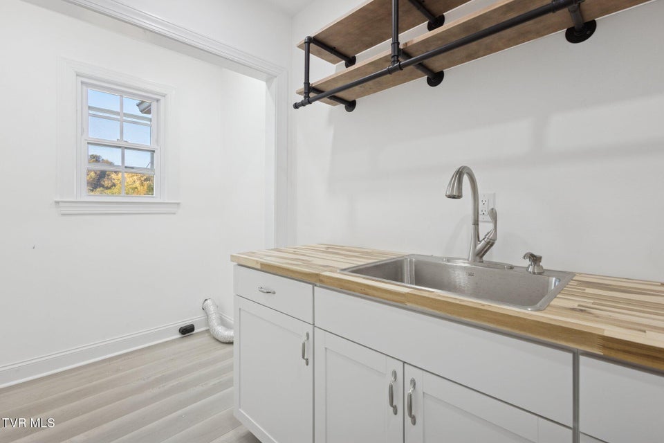 Photo #23: 21 Dodge Street