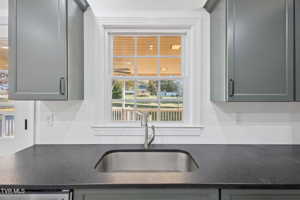 Photo #19: 21 Dodge Street