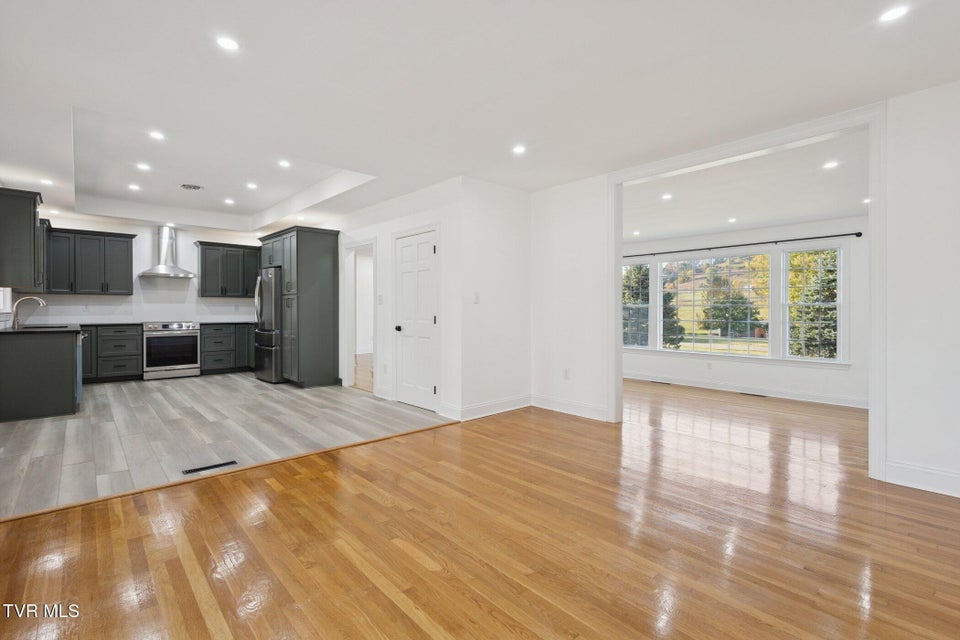 Photo #13: 21 Dodge Street