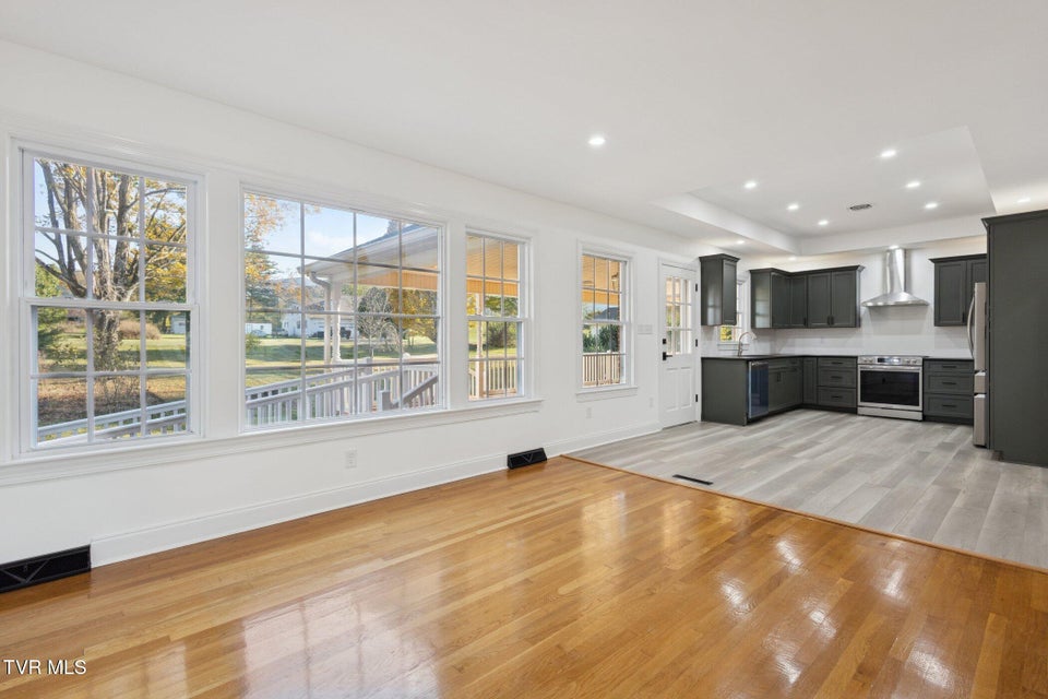 Photo #14: 21 Dodge Street