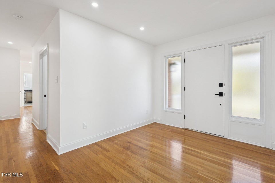 Photo #8: 21 Dodge Street