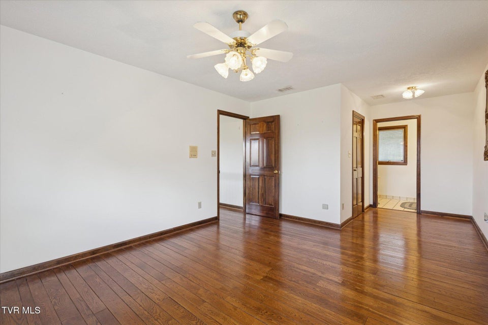 Photo #27: 120 Scott Lane