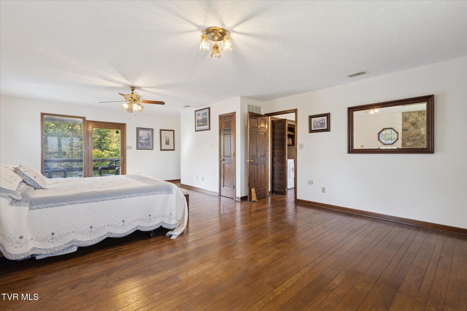 Photo #31: 120 Scott Lane