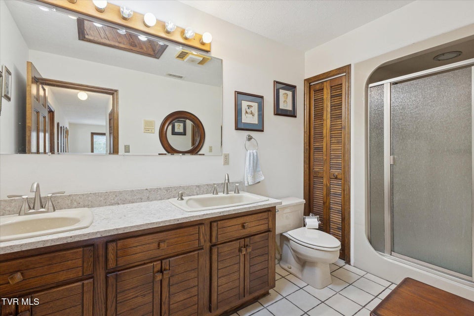 Photo #33: 120 Scott Lane