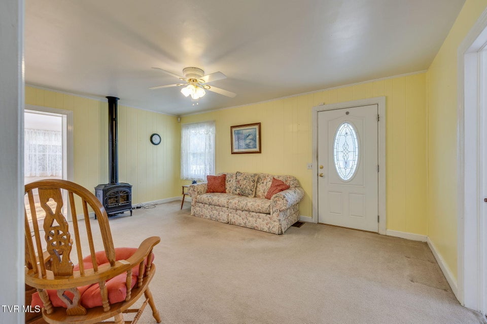 Photo #7: 185 Banjo Drive