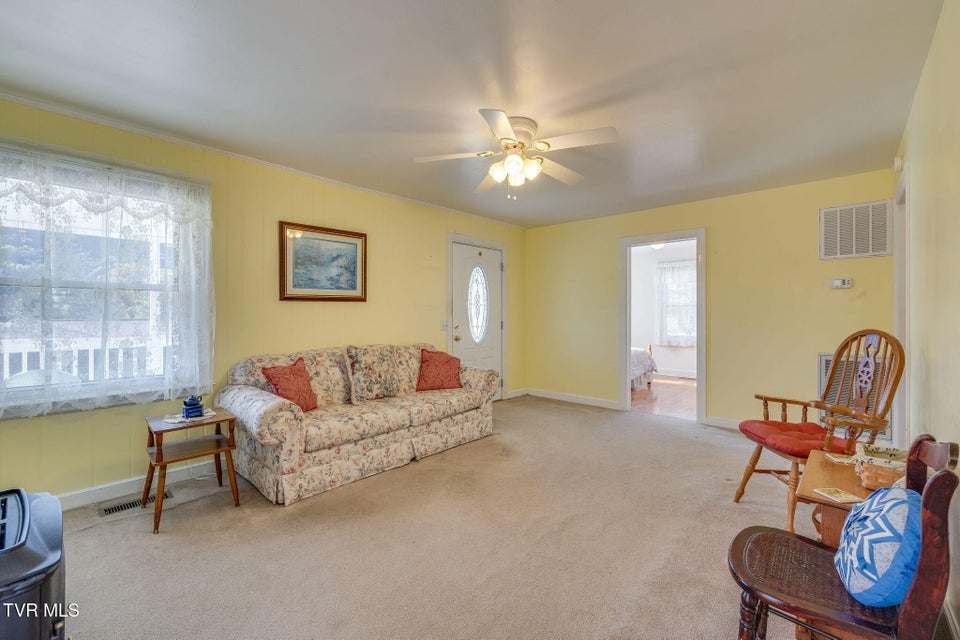 Photo #8: 185 Banjo Drive