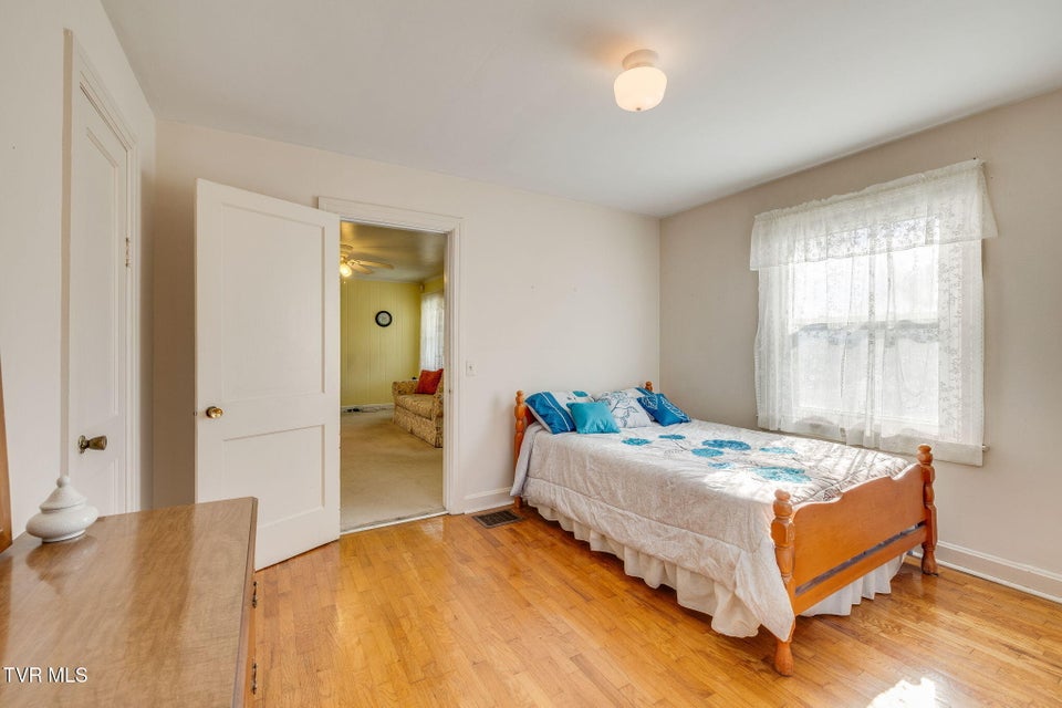 Photo #15: 185 Banjo Drive