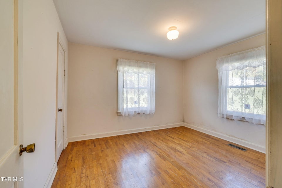 Photo #17: 185 Banjo Drive