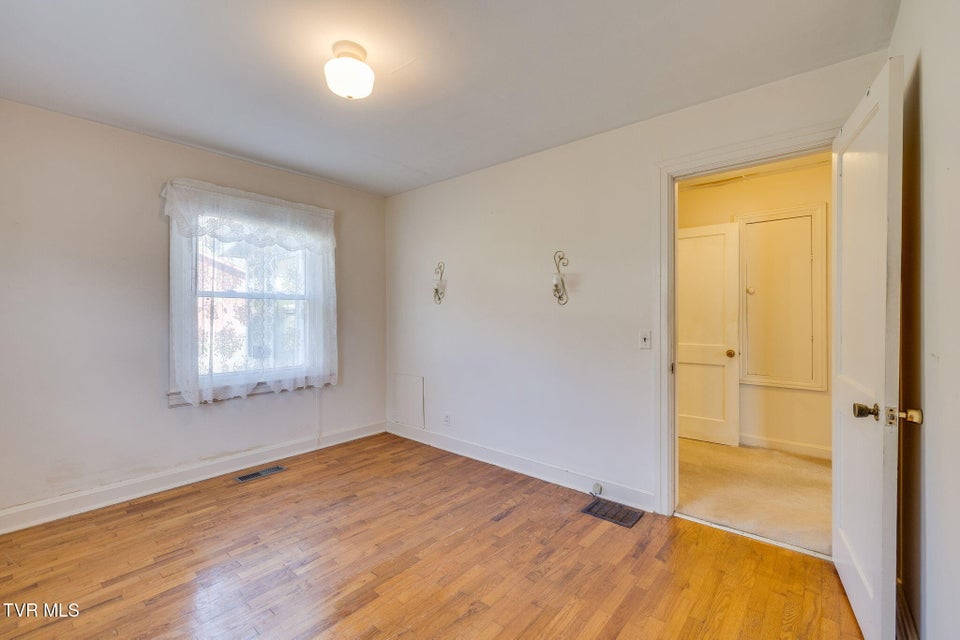 Photo #18: 185 Banjo Drive