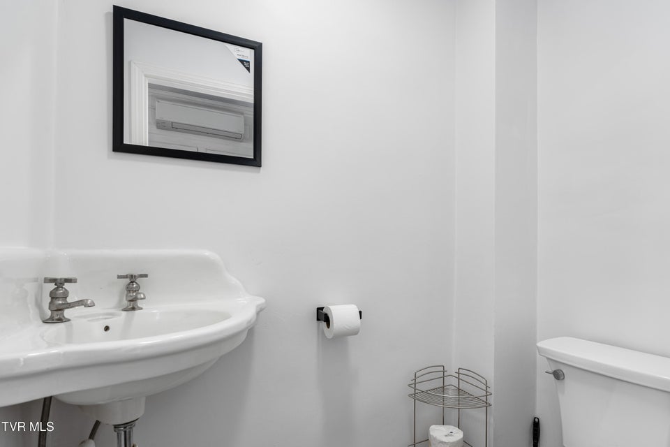 Photo #16: 120 Cherokee Street