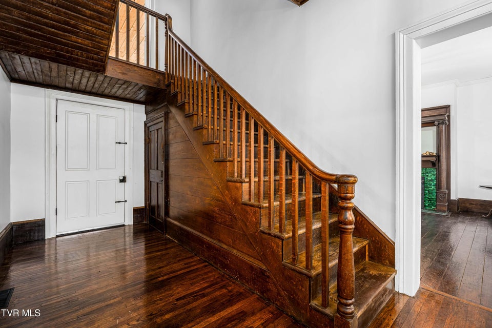 Photo #32: 120 Cherokee Street