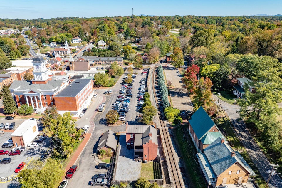 Photo #59: 120 Cherokee Street