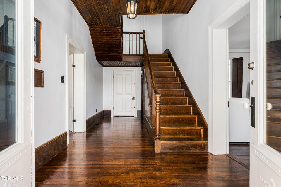 Photo #11: 120 Cherokee Street