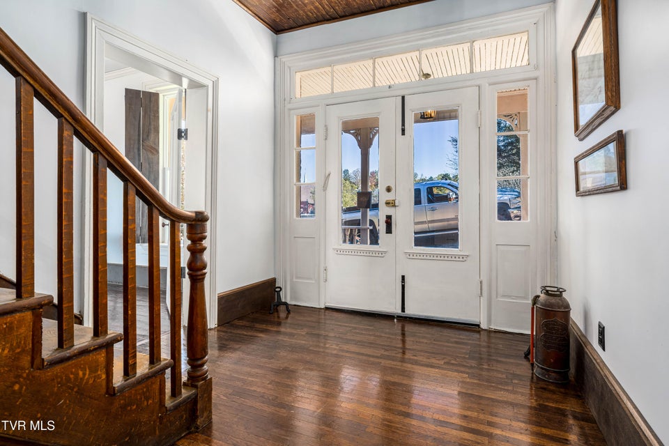 Photo #10: 120 Cherokee Street