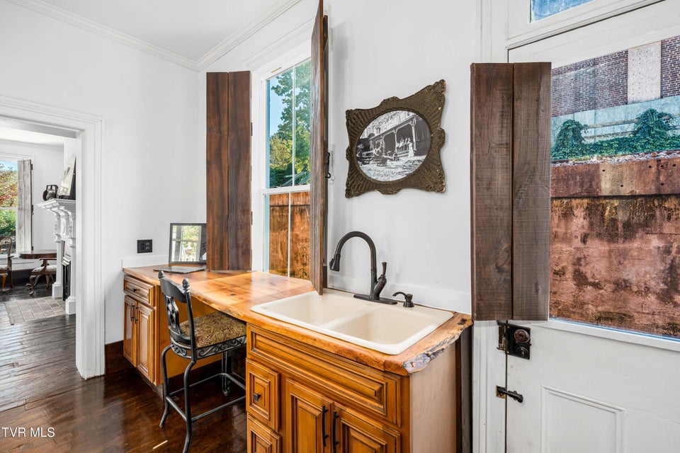 Photo #23: 120 Cherokee Street