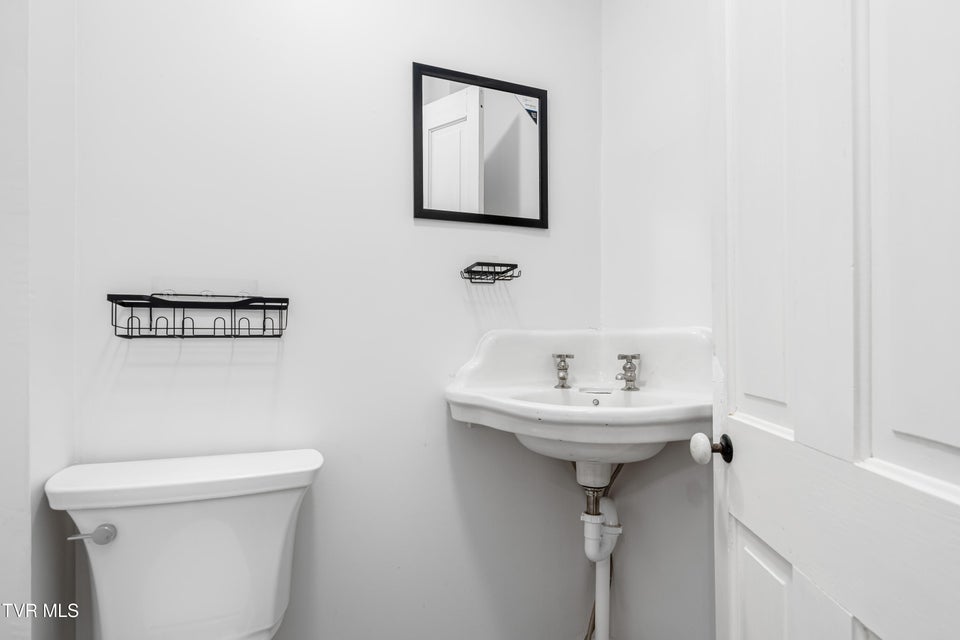 Photo #27: 120 Cherokee Street