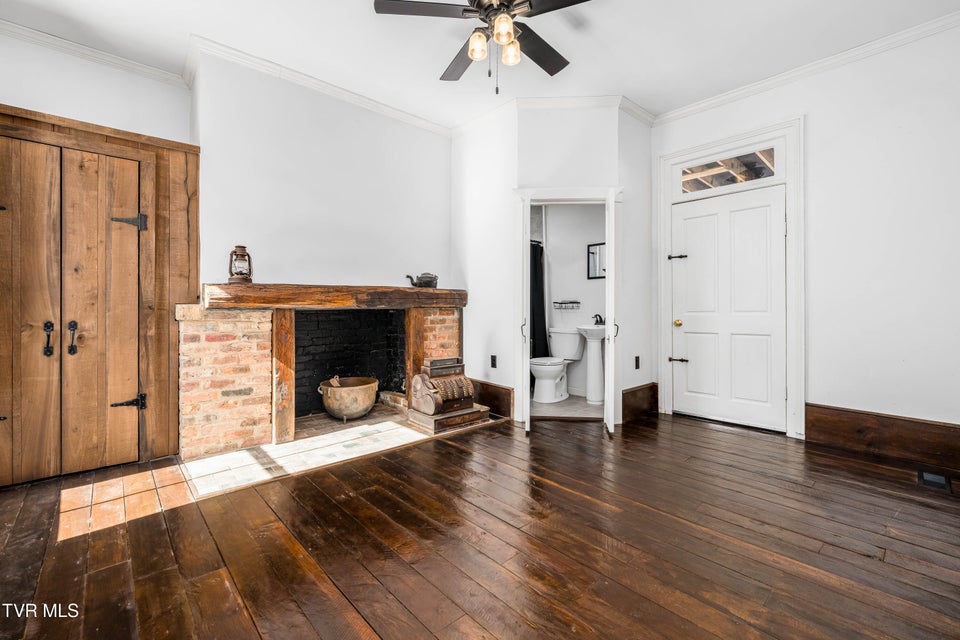 Photo #28: 120 Cherokee Street