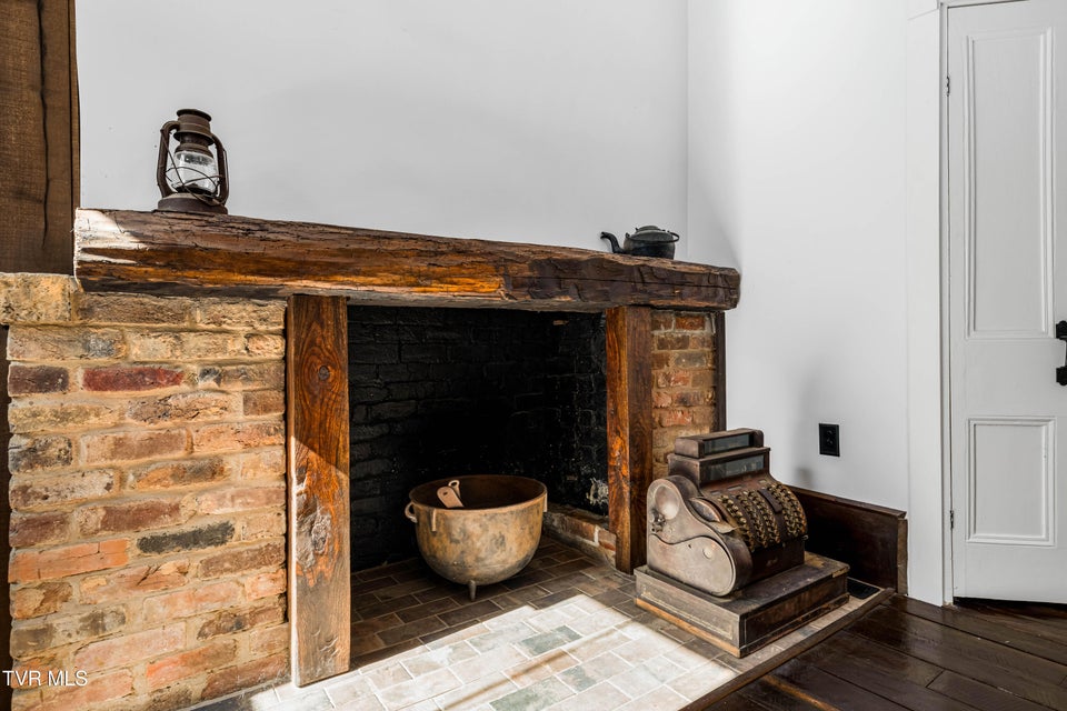 Photo #30: 120 Cherokee Street