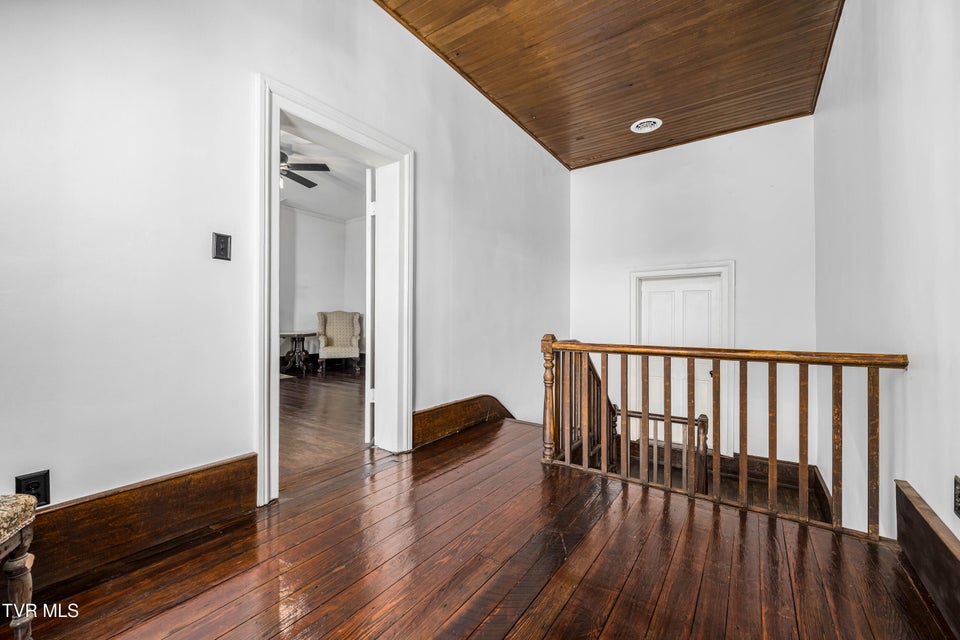 Photo #34: 120 Cherokee Street