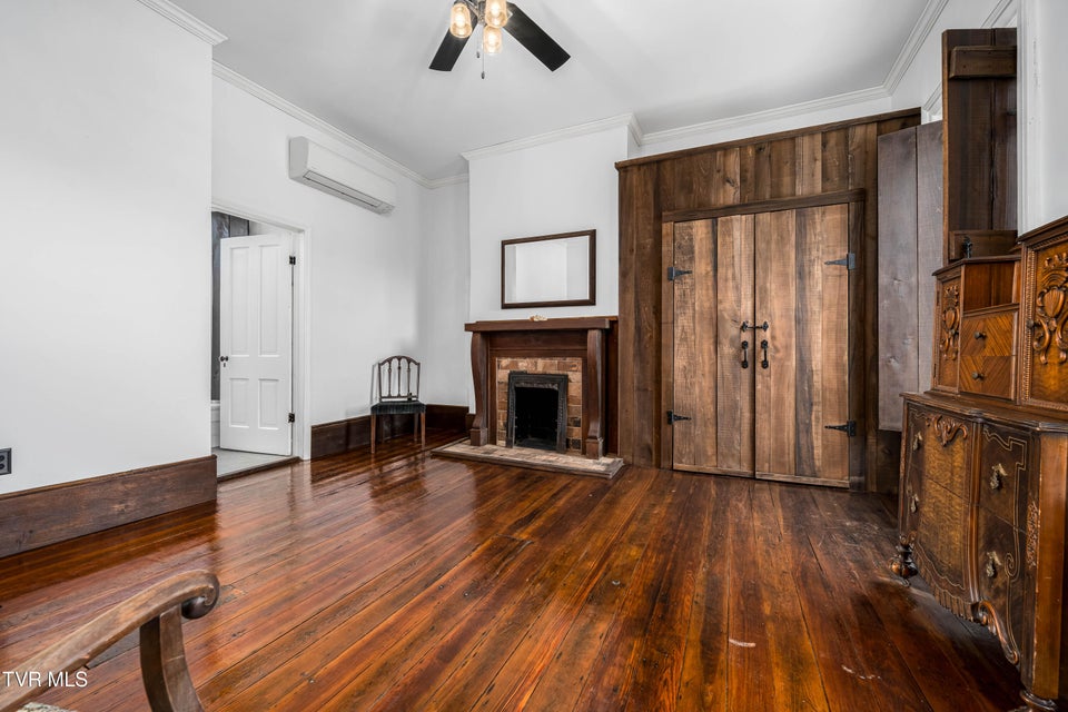 Photo #35: 120 Cherokee Street