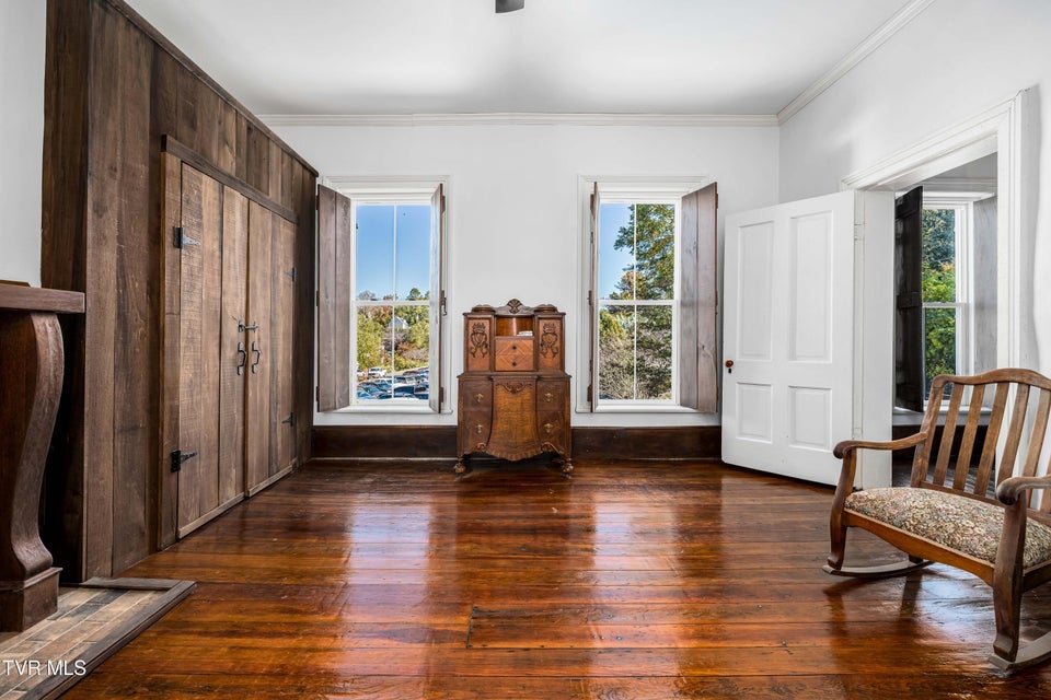 Photo #36: 120 Cherokee Street