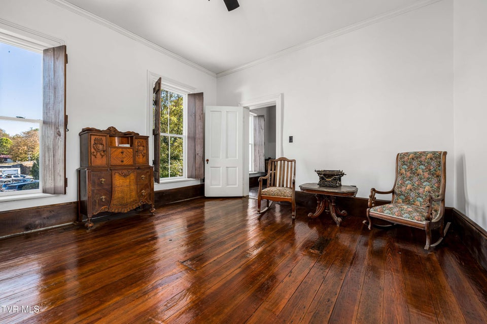 Photo #37: 120 Cherokee Street