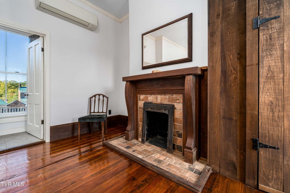 Photo #38: 120 Cherokee Street