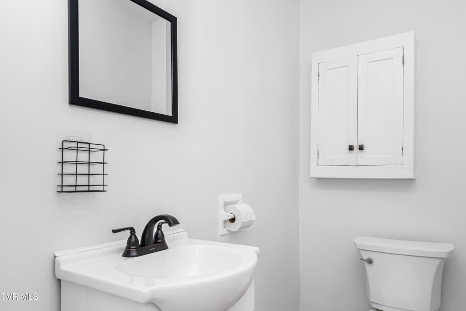 Photo #39: 120 Cherokee Street