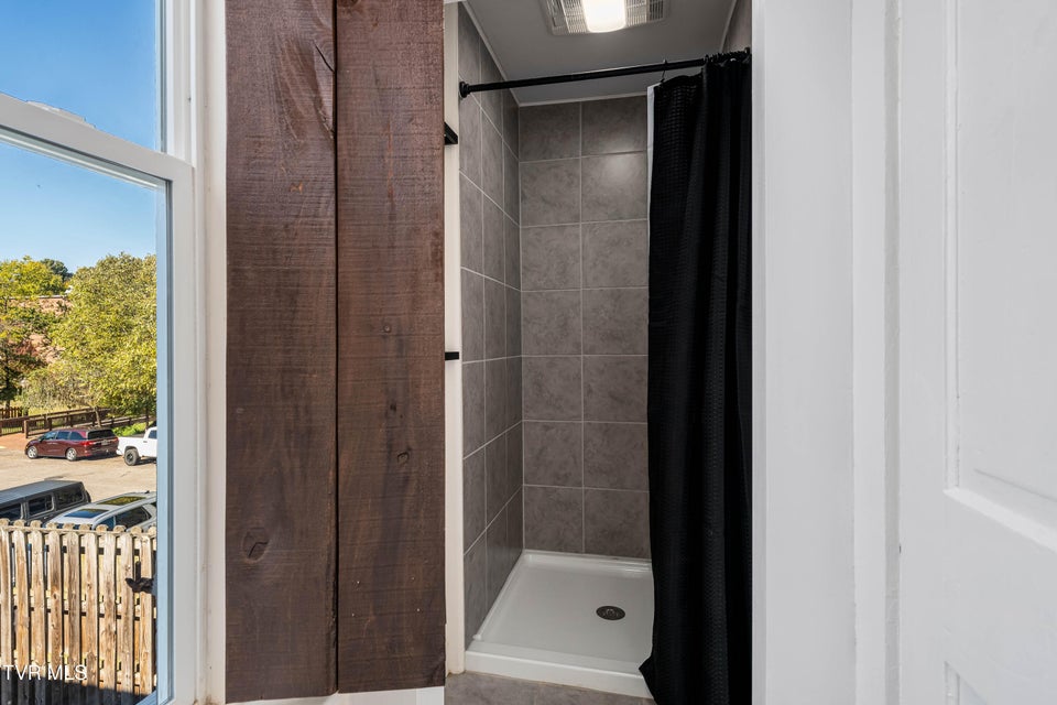 Photo #40: 120 Cherokee Street